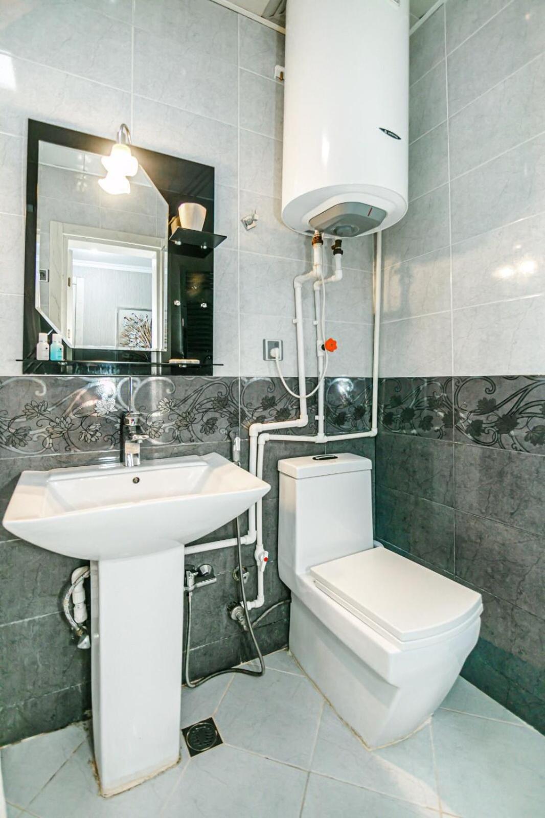 Azneft Square Deluxe Apartment Baku Exterior foto